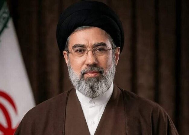 آیت‌الله سید مجتبی خامنه‌ای سومین رهبر جمهوری اسلامی ایران شد
